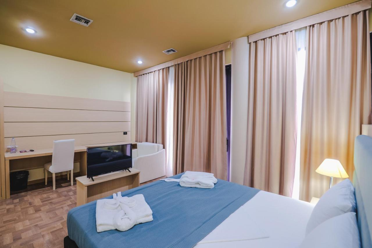 Rapo's Hotel Himara